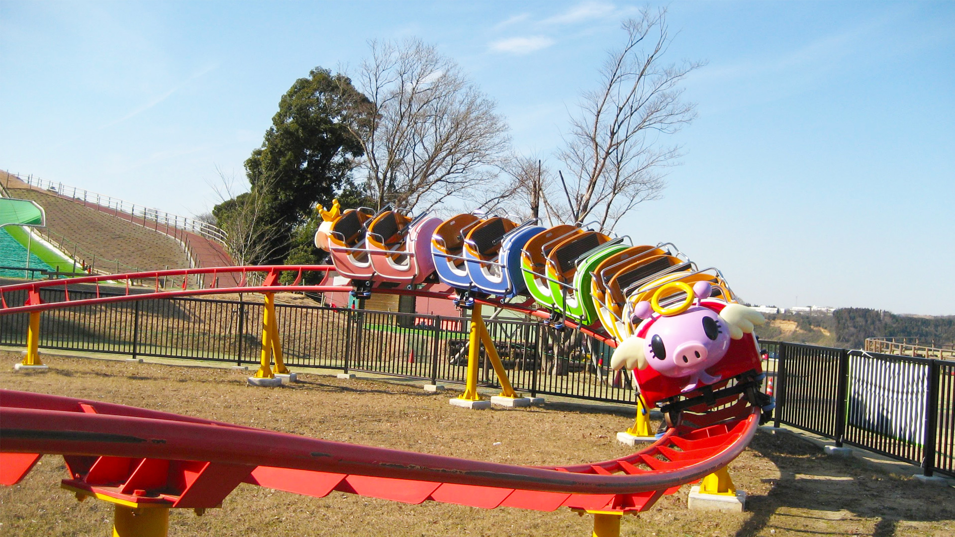 ブタ天キッズコースター | 東京ドイツ村 | 千葉県袖ケ浦市にある花と緑